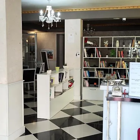 Kastria Hotell Tirana